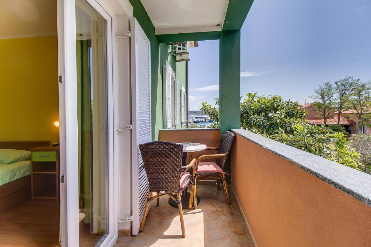 Apartments And Rooms By The Sea Nerezine, Losinj - 11815 Екстер'єр фото