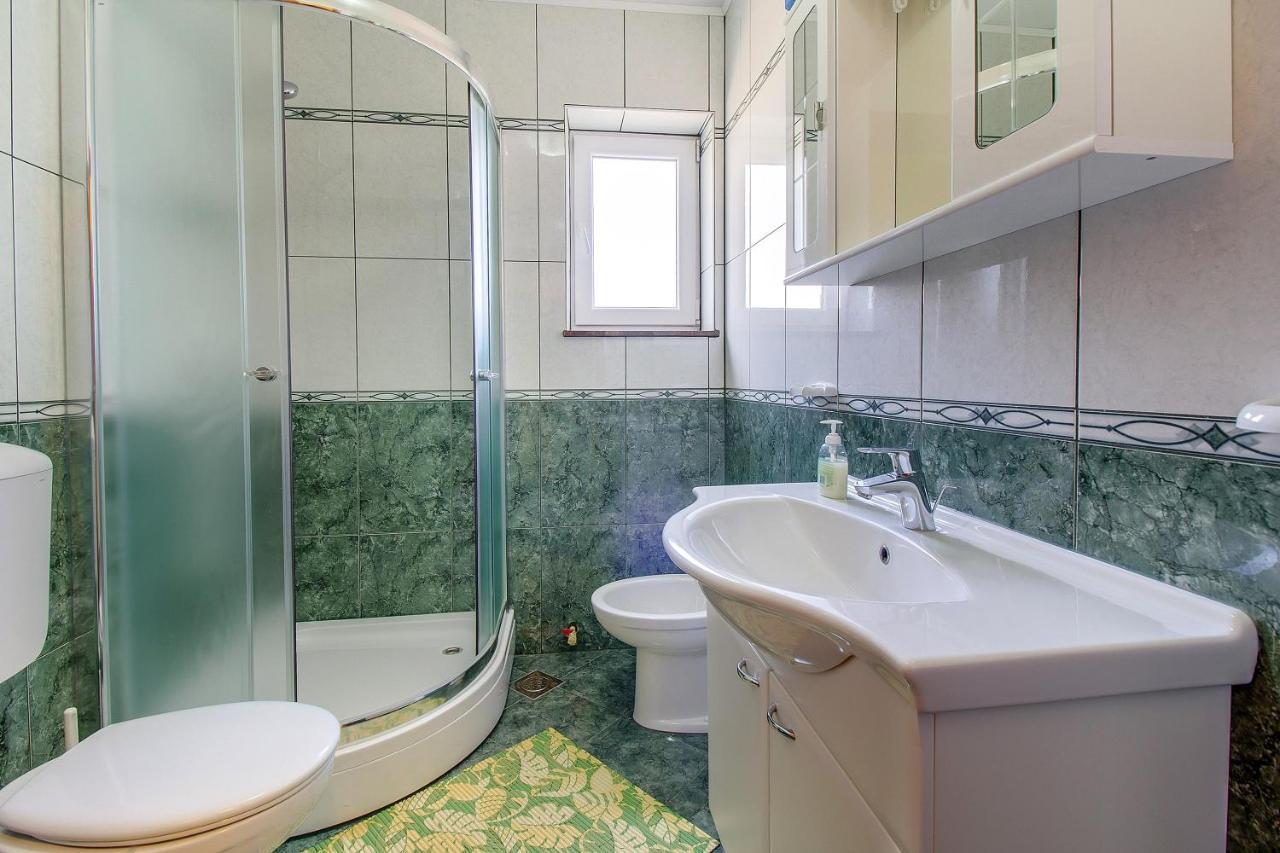 Apartments And Rooms By The Sea Nerezine, Losinj - 11815 Екстер'єр фото