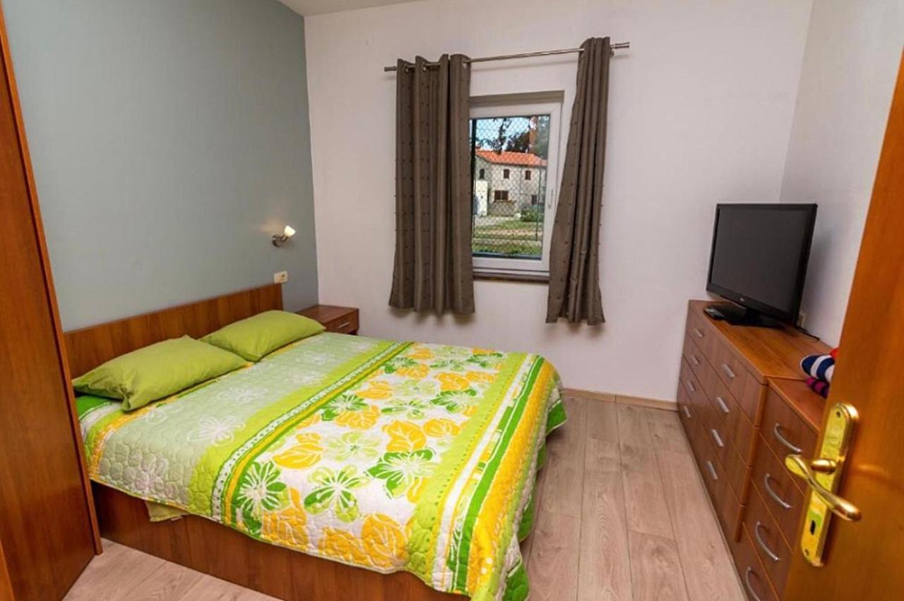 Apartments And Rooms By The Sea Nerezine, Losinj - 11815 Екстер'єр фото
