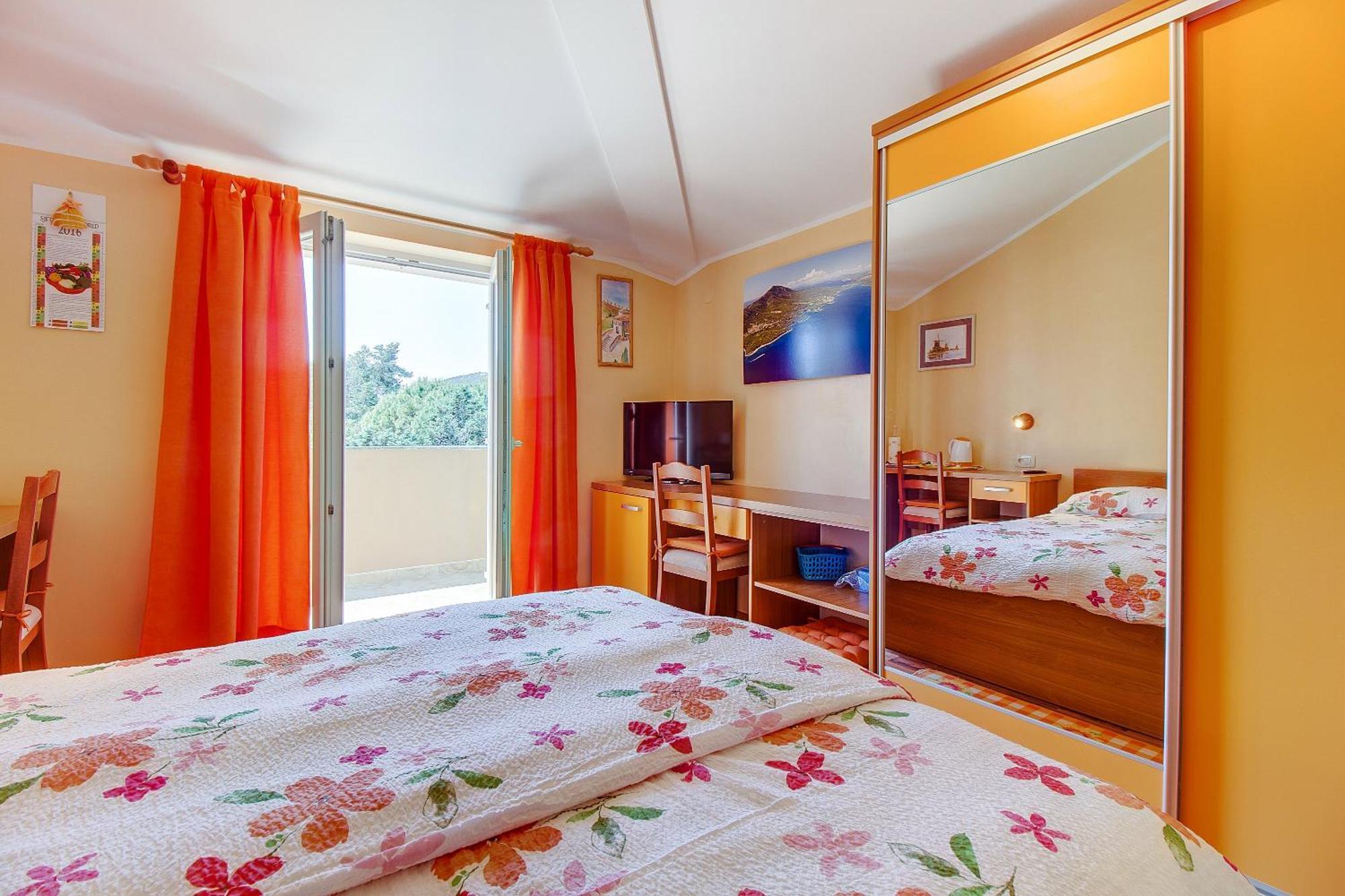 Apartments And Rooms By The Sea Nerezine, Losinj - 11815 Номер фото