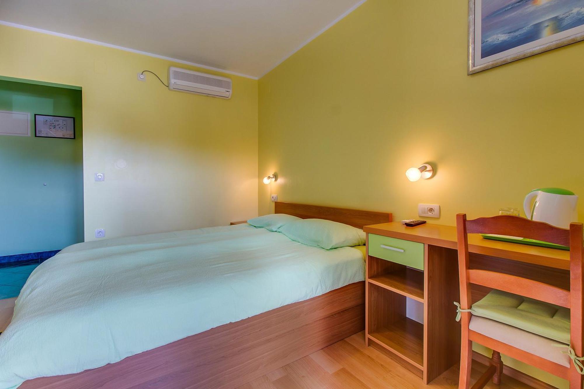 Apartments And Rooms By The Sea Nerezine, Losinj - 11815 Номер фото